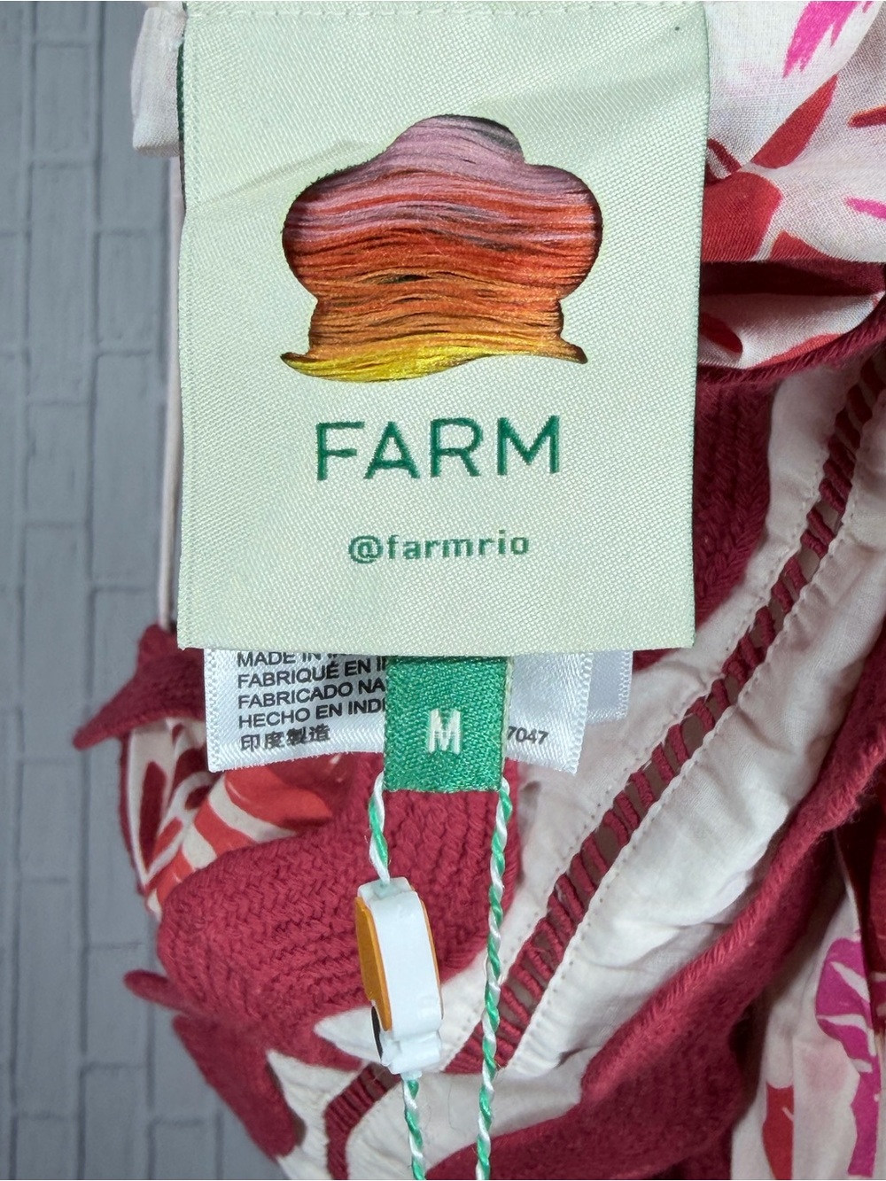 🌺 FARM Rio 100% COTTON Rio Tiles Off-White Crop Top NWT Medium Ric Rac Tie Back - Picture 8 of 10
